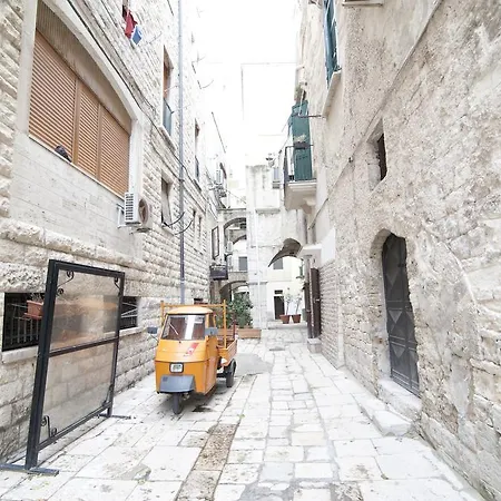 La Uascezze * Bari